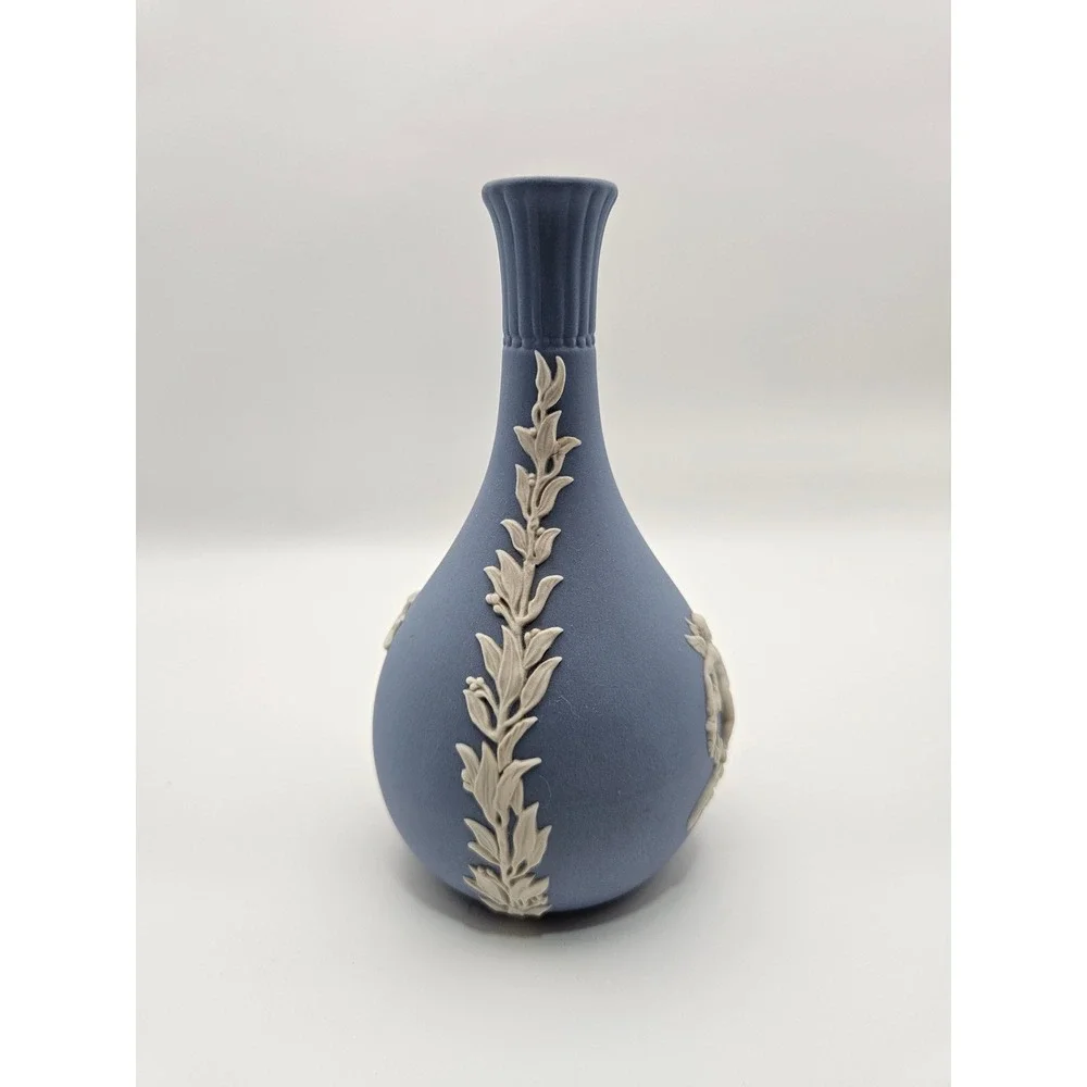Wedgwood beautiful bud